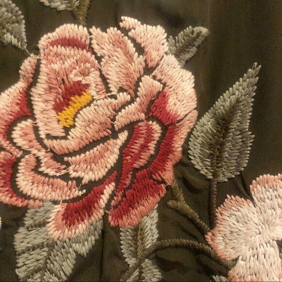 Johnny Was 100% SILK Alice Flower Embroidery Green Floral Bomber Jacket Boho - Picture 12 of 12